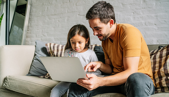 Protéger les enfants de la pornographie en ligne : de nouveaux contenus sur le site officiel pour aider les parents